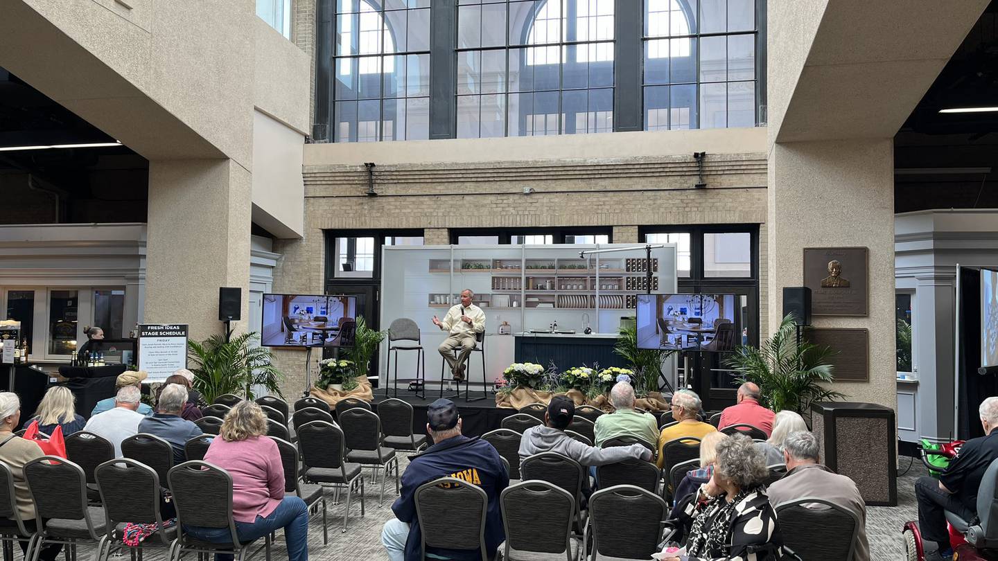 Mike Buresh honored at Jacksonville Home and Patio Show for National Weatherperson of the Year win  Action News Jax [Video]