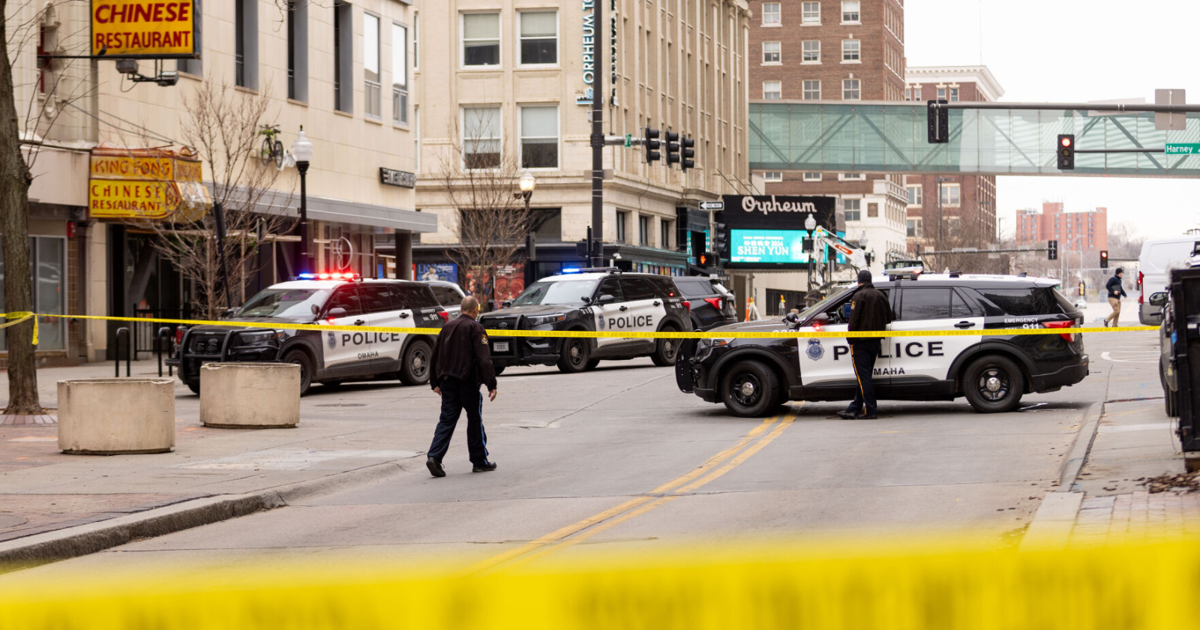 Girl and woman injured as officers shoot, kill ‘aggressive’ dog in downtown Omaha apartment building [Video]