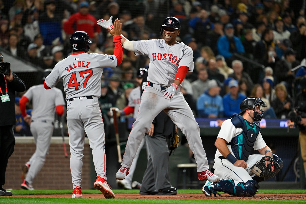Red Sox win: Tyler ONeill makes history, Alex Coras losing streak ends [Video]