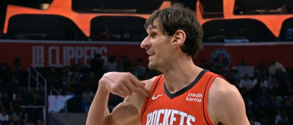 Boban Marjanovic Purposefully Missed A Free Throw To Give Clippers Fans Free Chicken  Terez Owens : #1 Sports Gossip Blog in the World [Video]