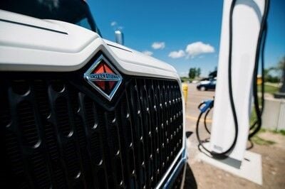 Navistar Announces 100 EV-Ready Dealerships - Fuel Smarts [Video]