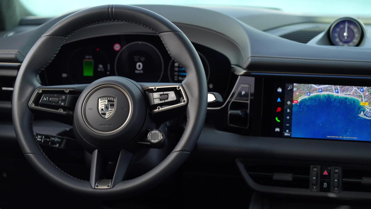 The new Porsche Macan Turbo Interior Design in [Video]