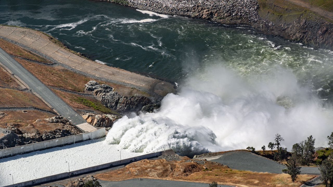 Lake Oroville at full capacity for second straight year [Video]