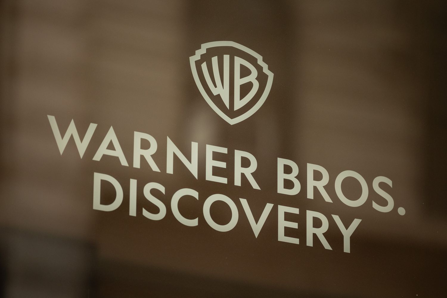 Warner Bros. Discovery Reports Wider-Than-Expected Loss as Revenue Falls Short [Video]