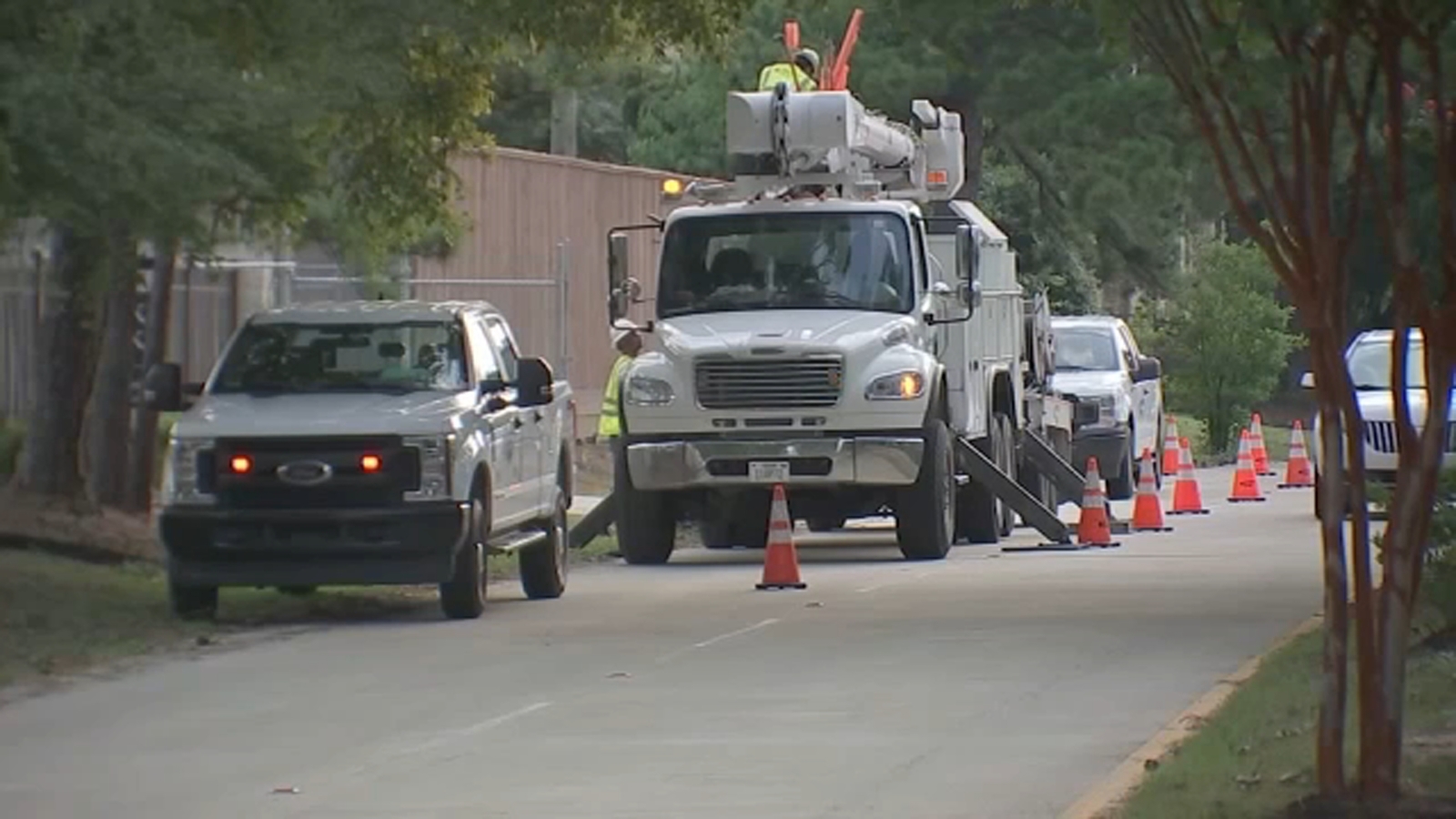 Houston-area power outages: Thousands of CenterPoint Energy customers without power amid Severe Thunderstorm Watch [Video]