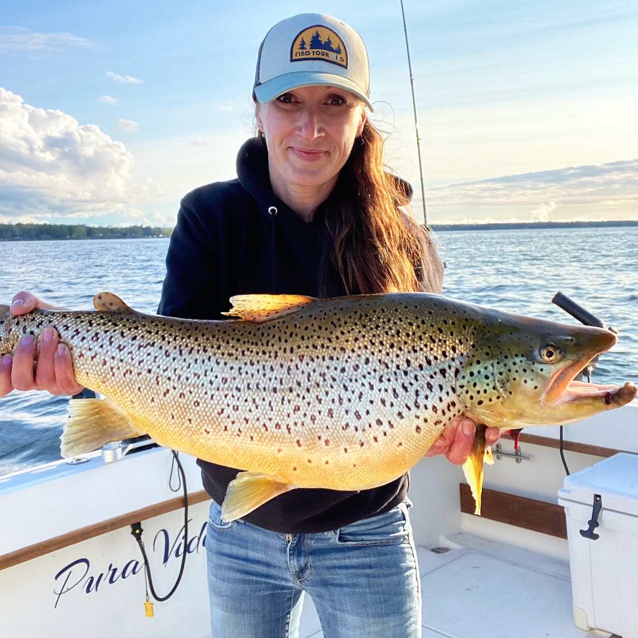 Fish Girl singlehandedly lands big, beautiful Lake Ontario brown trout on Mothers Day [Video]