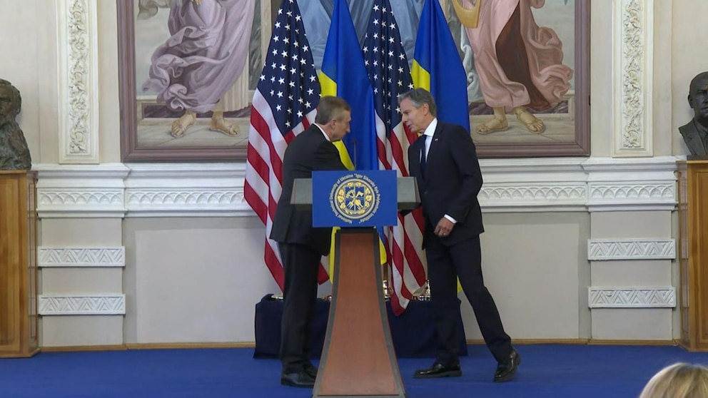 Video Sec. Blinken says Ukraine is not alone in surprise visit [Video]