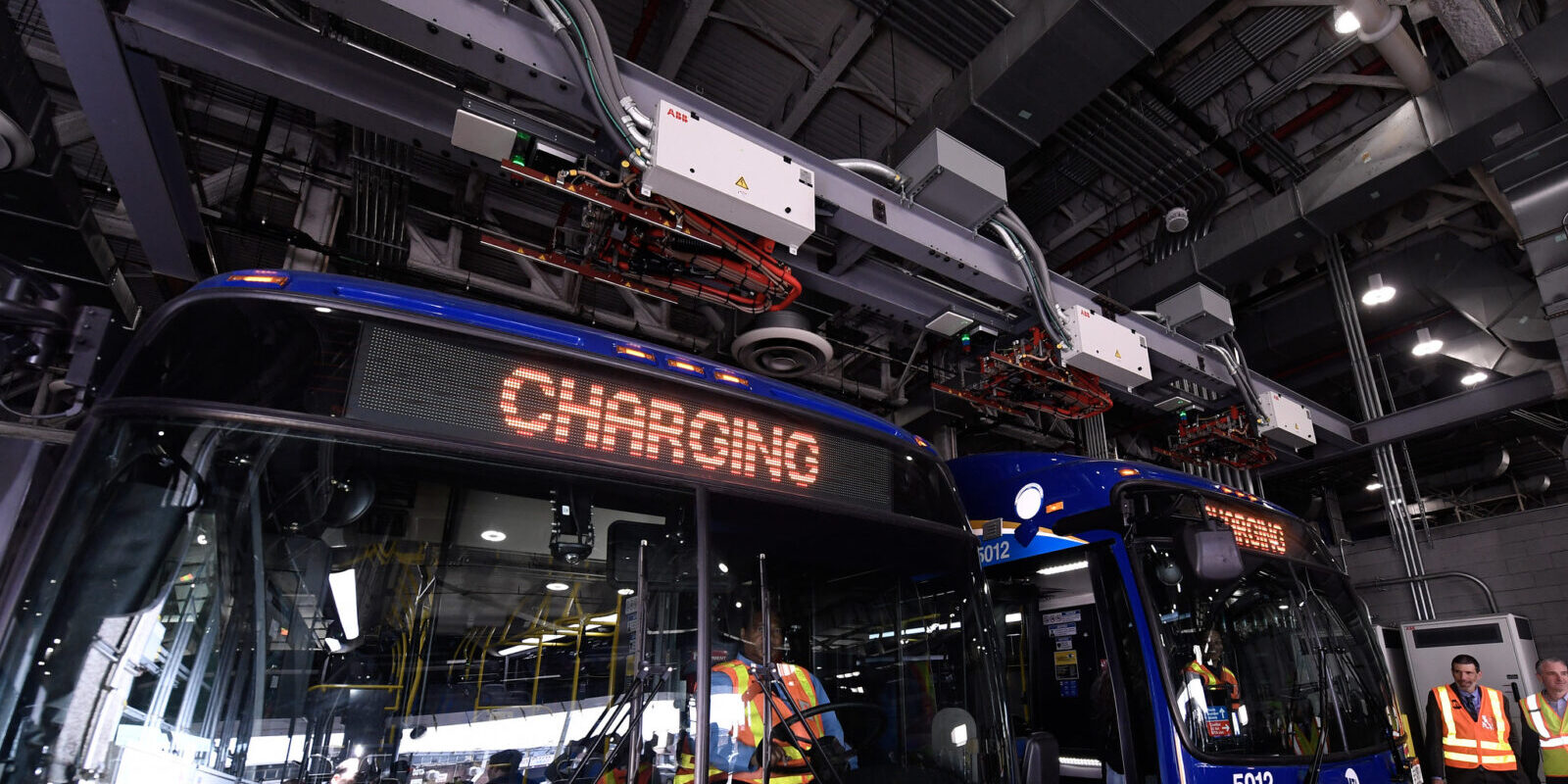 60 New Electric Buses to Operate in Queens, Staten Island, & Brooklyn [Video]