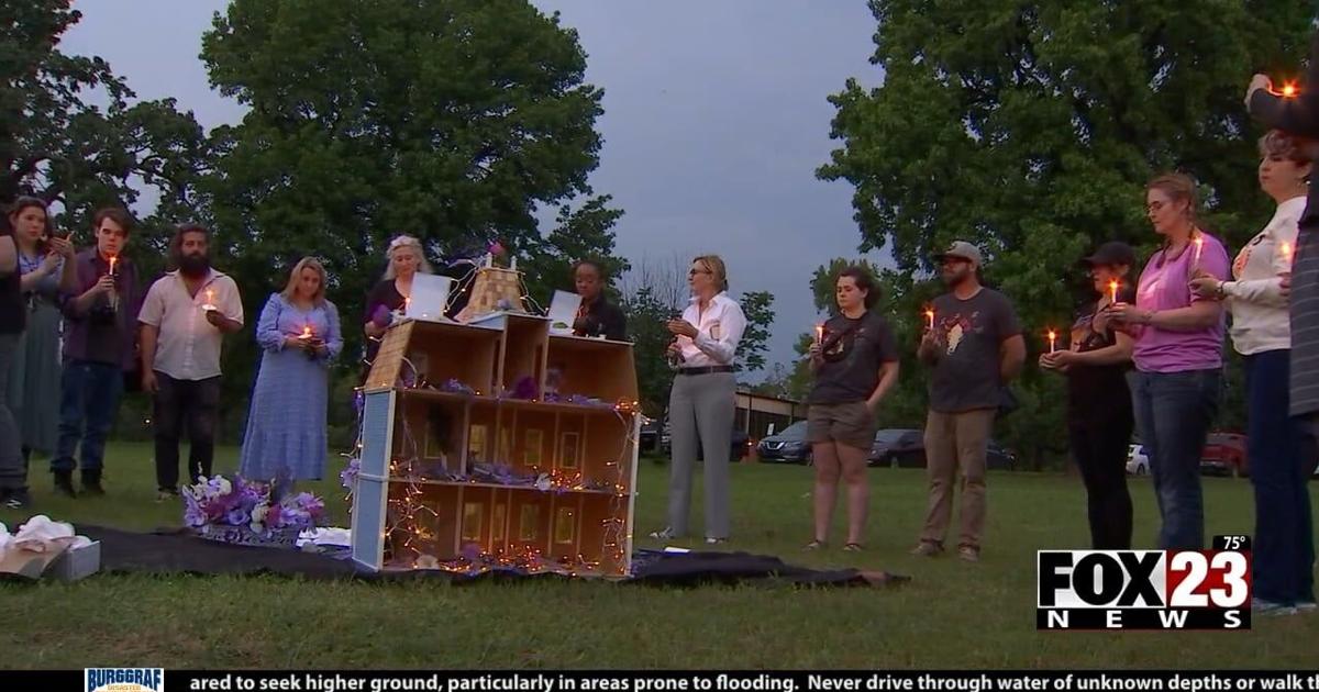 Candlelight vigil held Wednesday night to remember lives lost to domestic violence | News [Video]