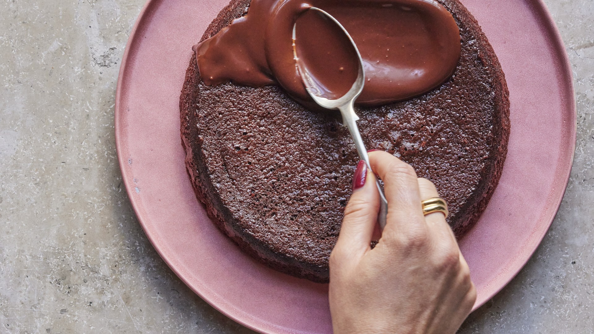 The 3 nutritionist-approved recipes to try this weekend – including a healthy chocolate cake [Video]