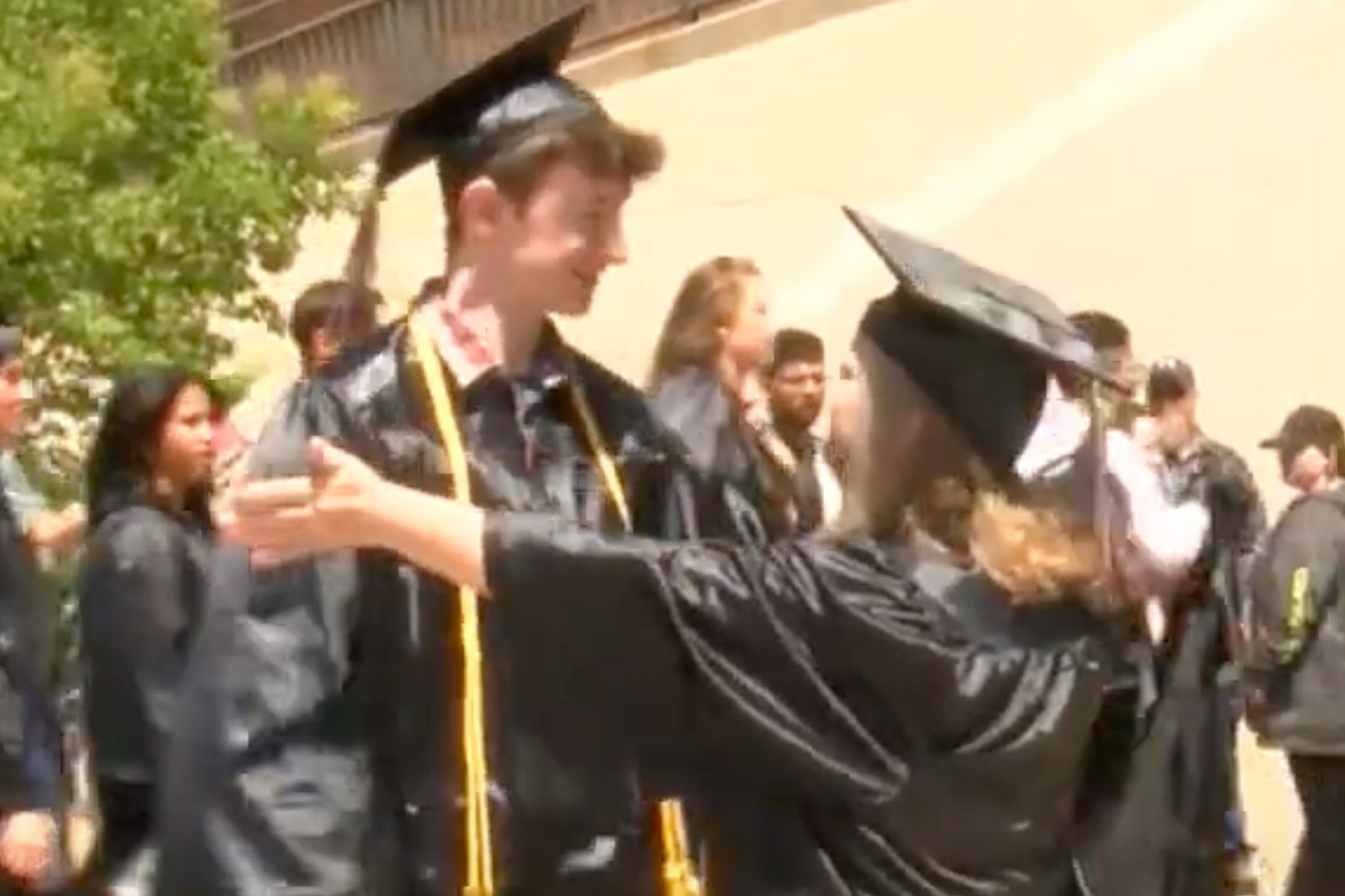 Mother, Son Graduate College Together After Competing for Higher GPAs [Video]