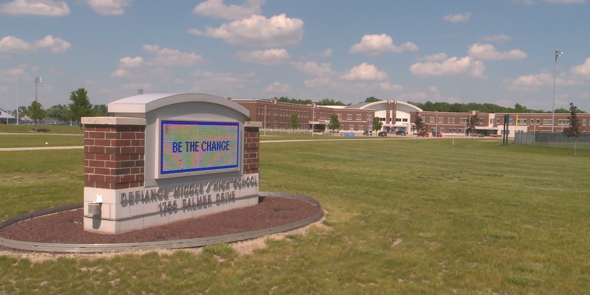Local longtime teacher resigns amid allegations into relationship with student [Video]