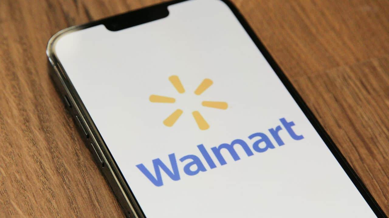 Will Walmart Dominate Virtual Retail? [Video]