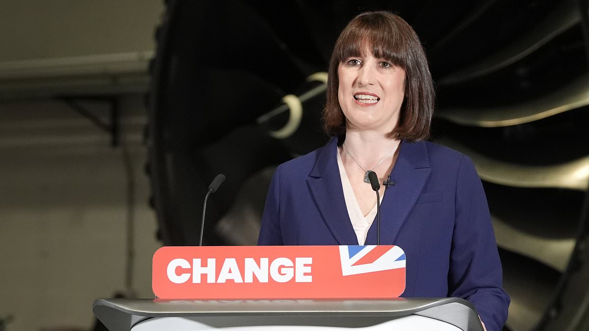 Labour moves its tanks on to Tory turf: Rachel Reeves vows to be the ‘natural party of British business’ as she flaunts support from industry – including Iceland chief who wanted to be a Conservative MP [Video]