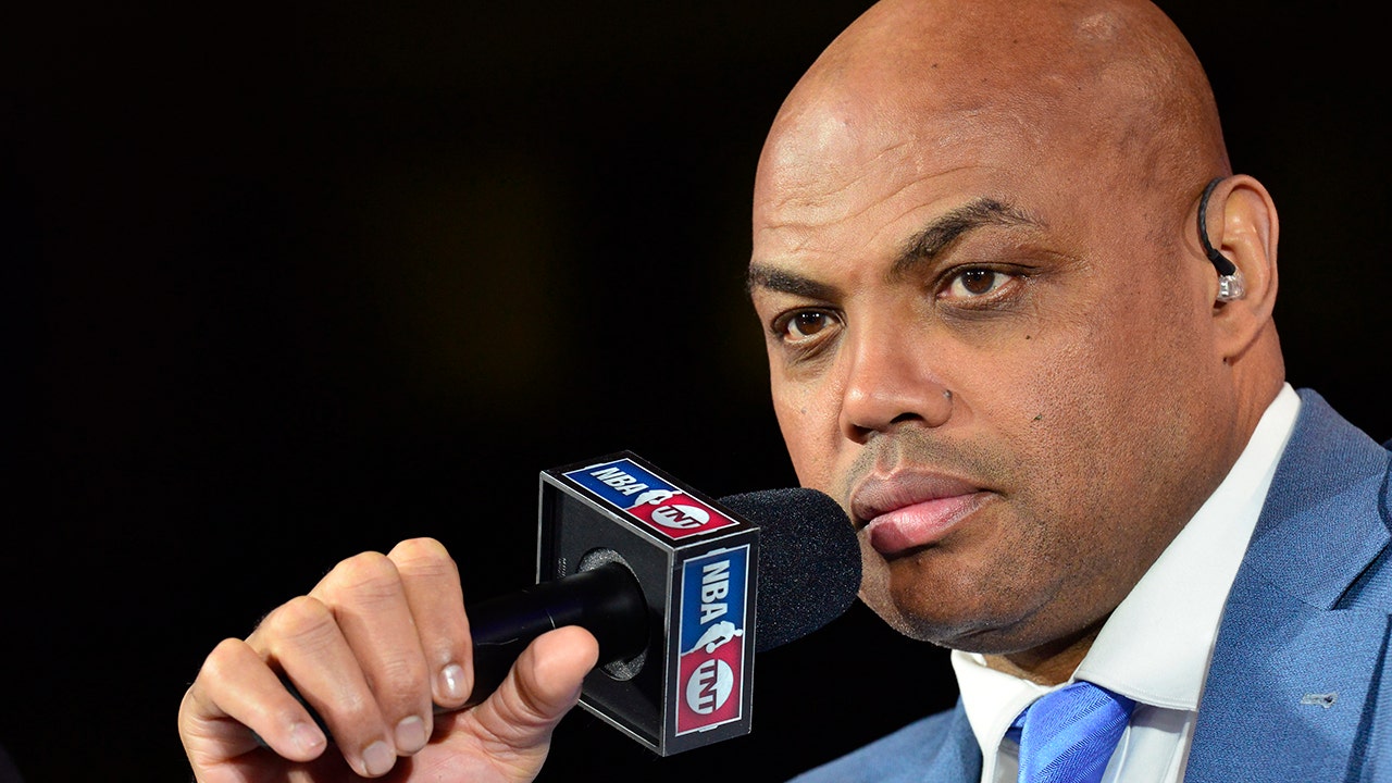 Charles Barkley wont let corporate honchos silence him over NBA rights deal: I can talk to who I want to [Video]