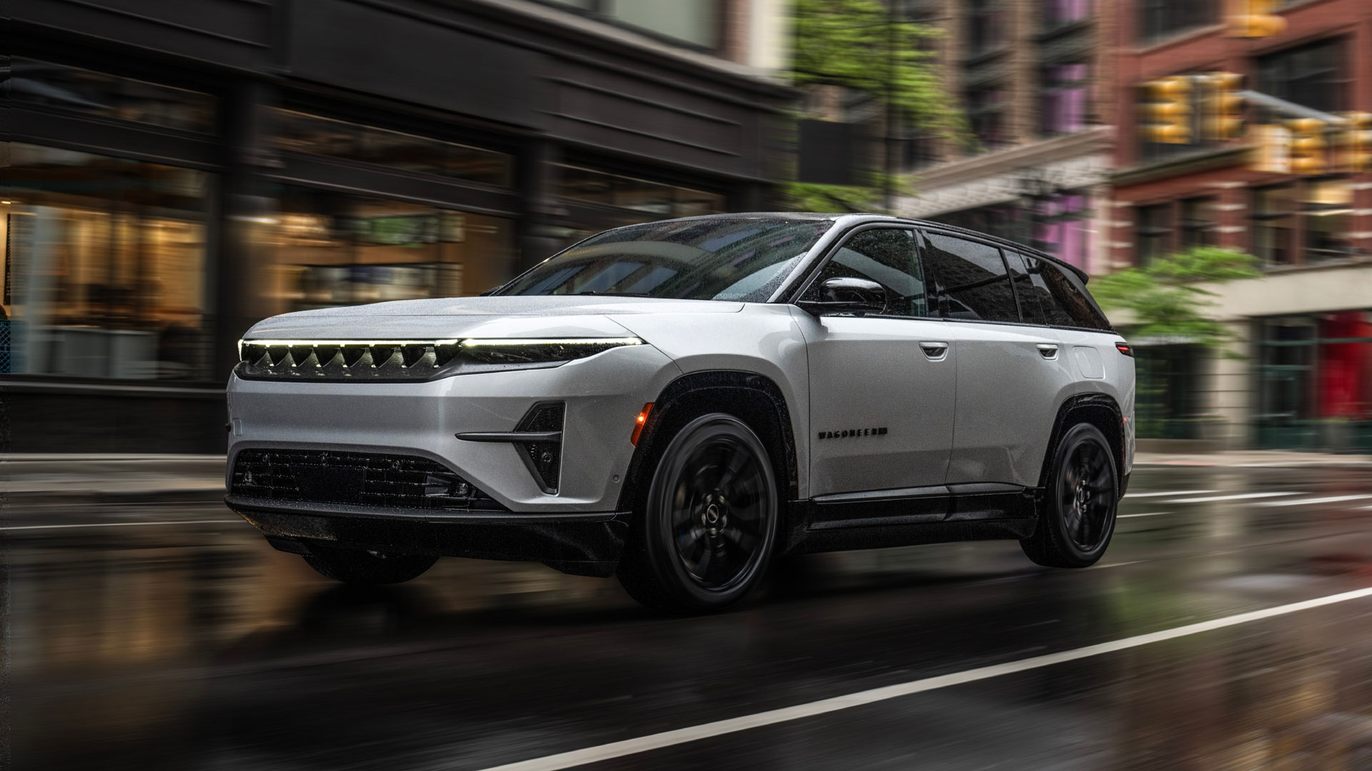 ‘Will be the coffin nail,’ Jeep drivers insist as company releases first-ever EV – but it’s quicker than Tesla Model Y [Video]