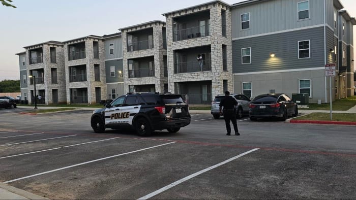 Woman wounded, man arrested after shooting at Northeast Side apartment complex, SAPD says [Video]