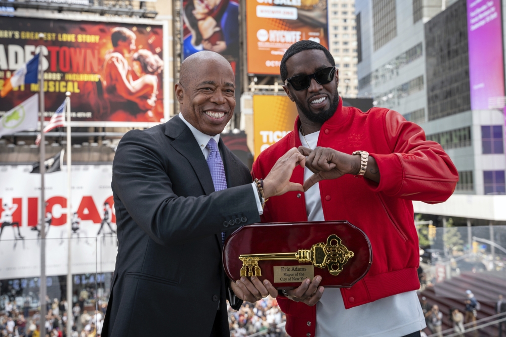 Sean Diddy Combs returns key to New York City in response to video of him attacking singer Cassie