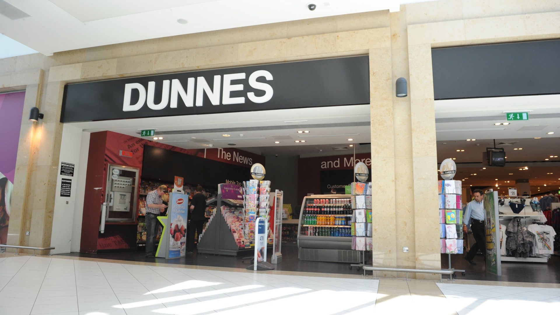 Dunnes Stores fansrushing to buy new 40 monochrome co-ord that’s perfect for the airport [Video]