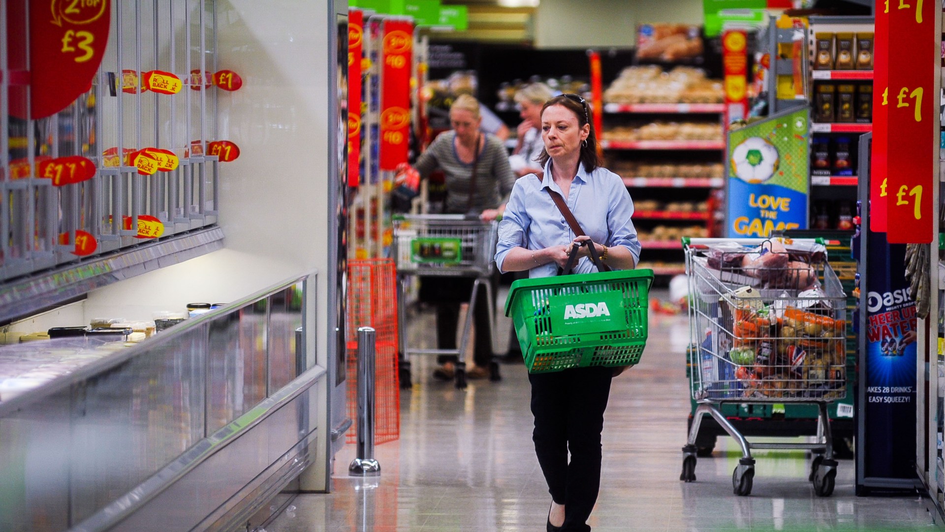 Asda ramps up hunt for chief executive as it becomes only big supermarket to drop sales [Video]