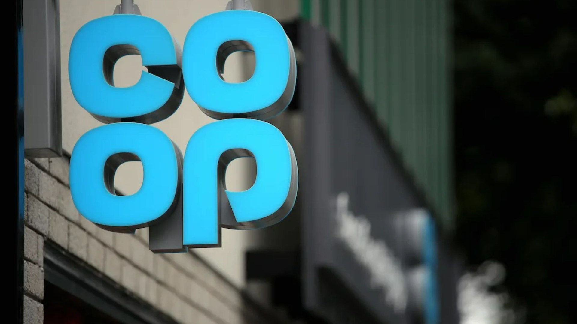 Co-op to make major change to 100 shops this year as supermarket chain ramps up innovative partnership [Video]
