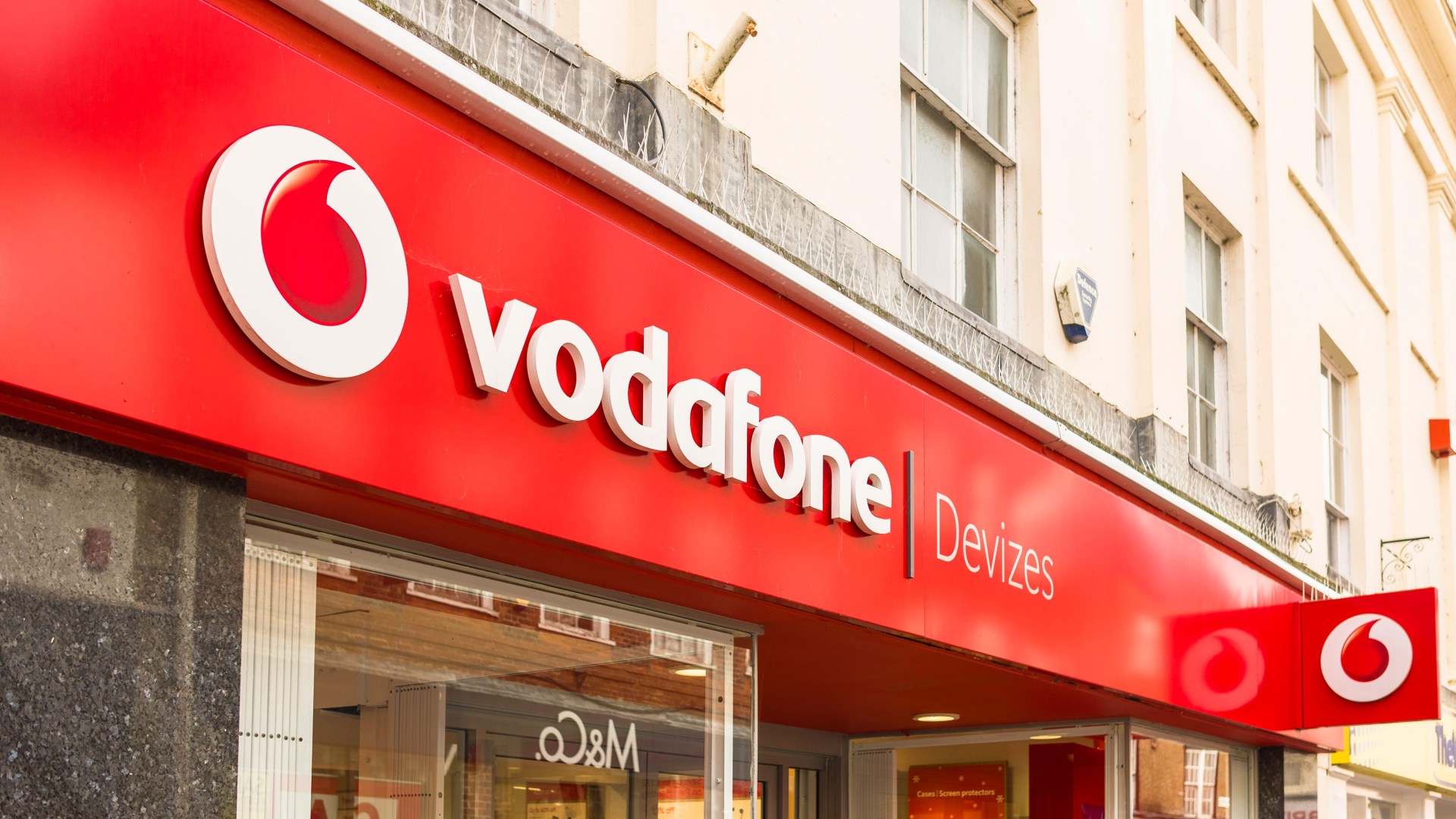 What freebies you can get as a Vodafone customer? See the full list [Video]