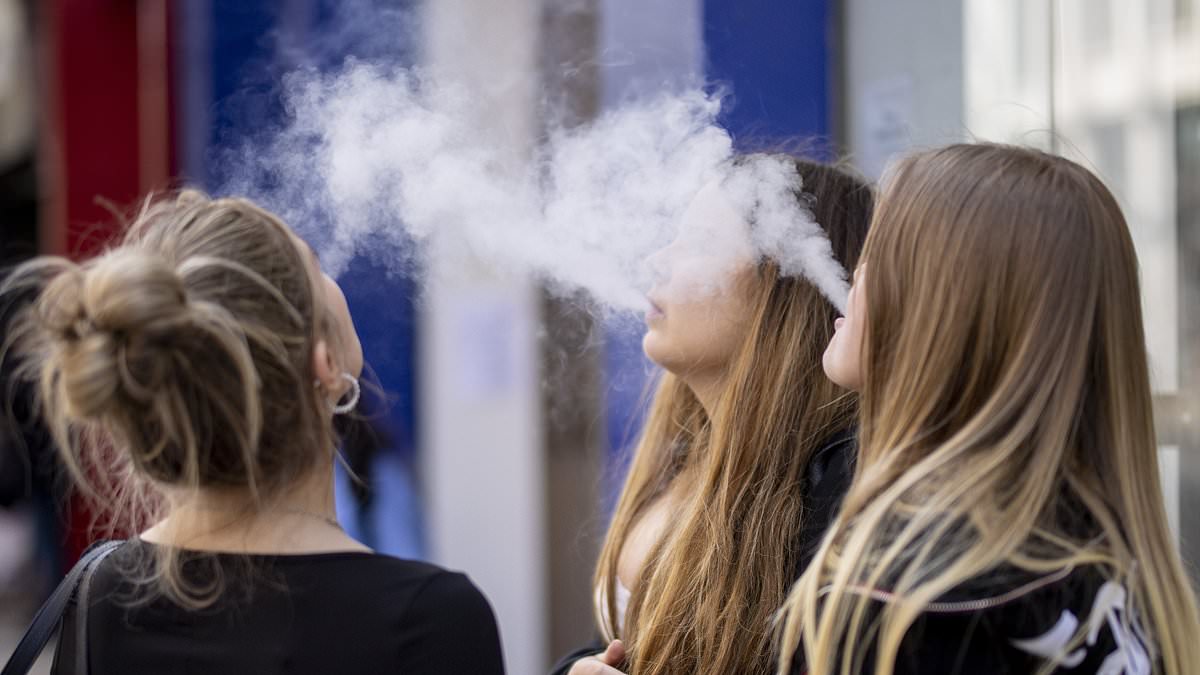 High strength vape use surges 10-fold in just three years with over half of young users opting for the very strongest e-cig liquids, study finds [Video]