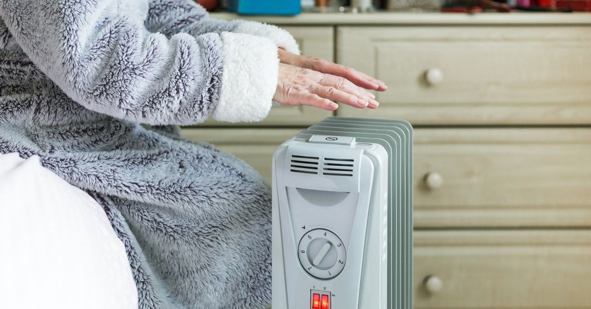 Uninsulated, draughty homes leave Australians shivering through winter [Video]