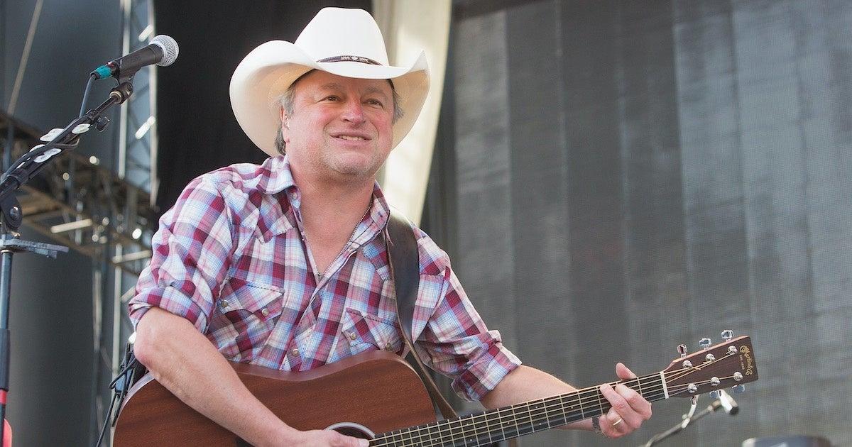 Country Music Superstar Mark Chesnutt Undergoes Emergency Heart Surgery, Cancels Upcoming Concerts [Video]