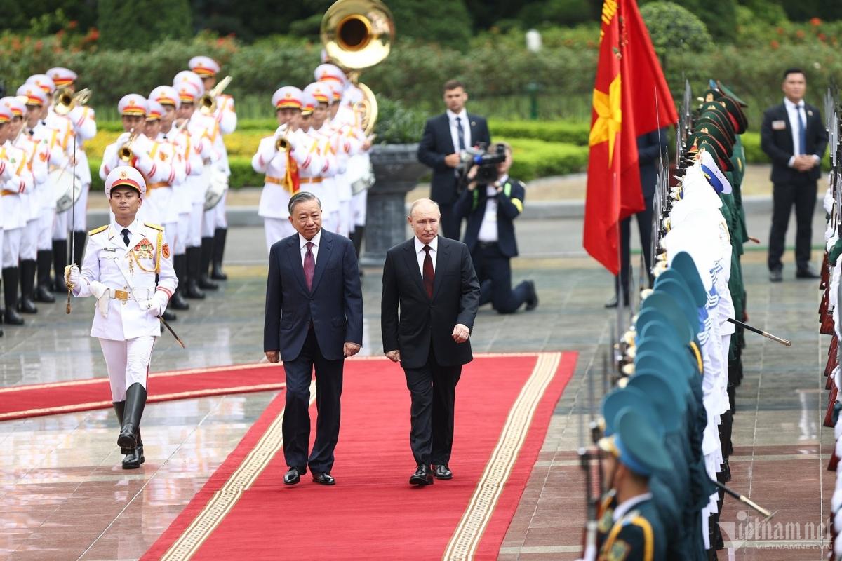 New global scenario unfolds: Putin lands in Hanoi, lauds ties with Vietnam [Video]