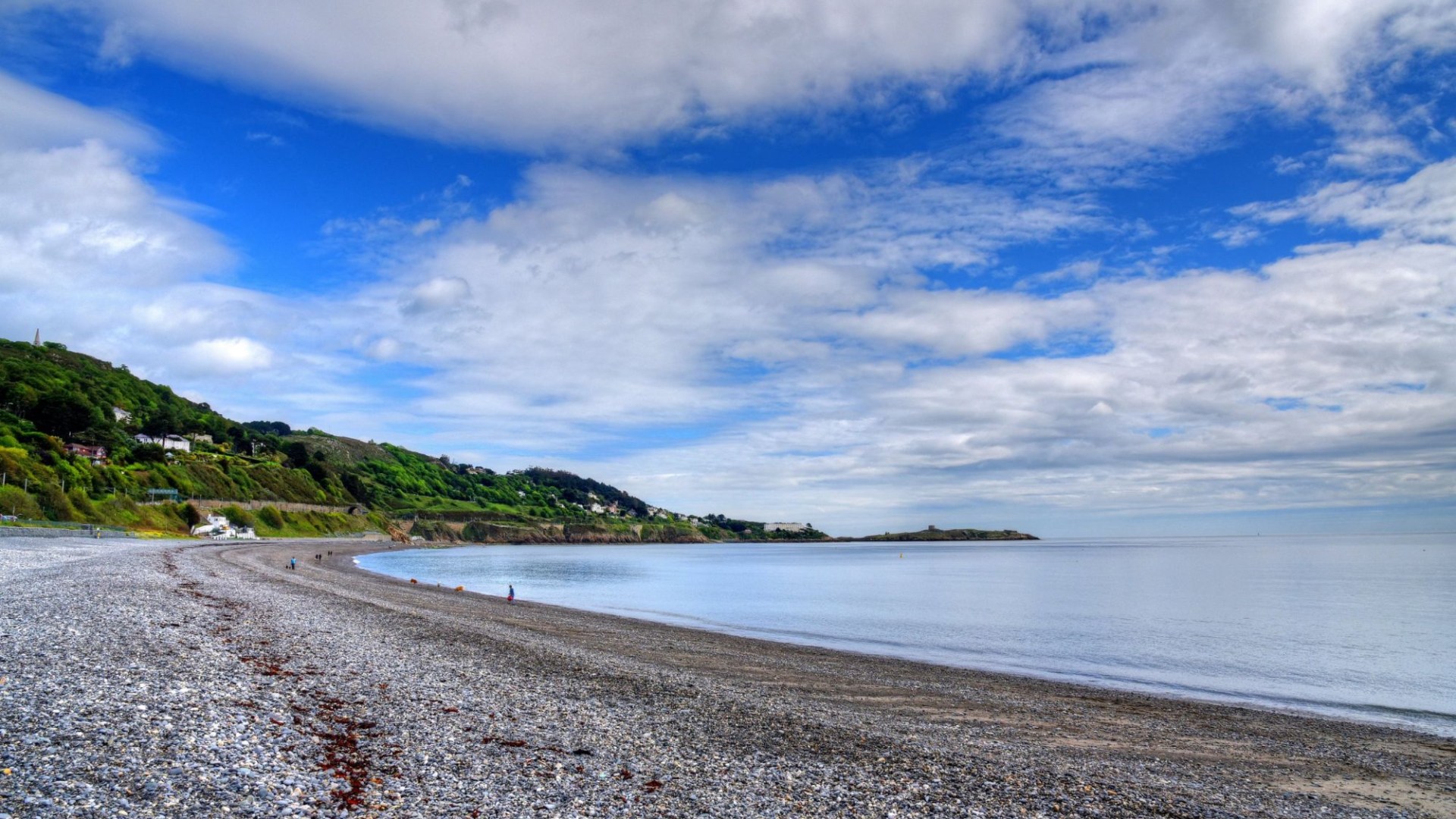 Ireland’s best beach revealed and it’s in busy seaside town loved by A-listers with breathtaking island views [Video]