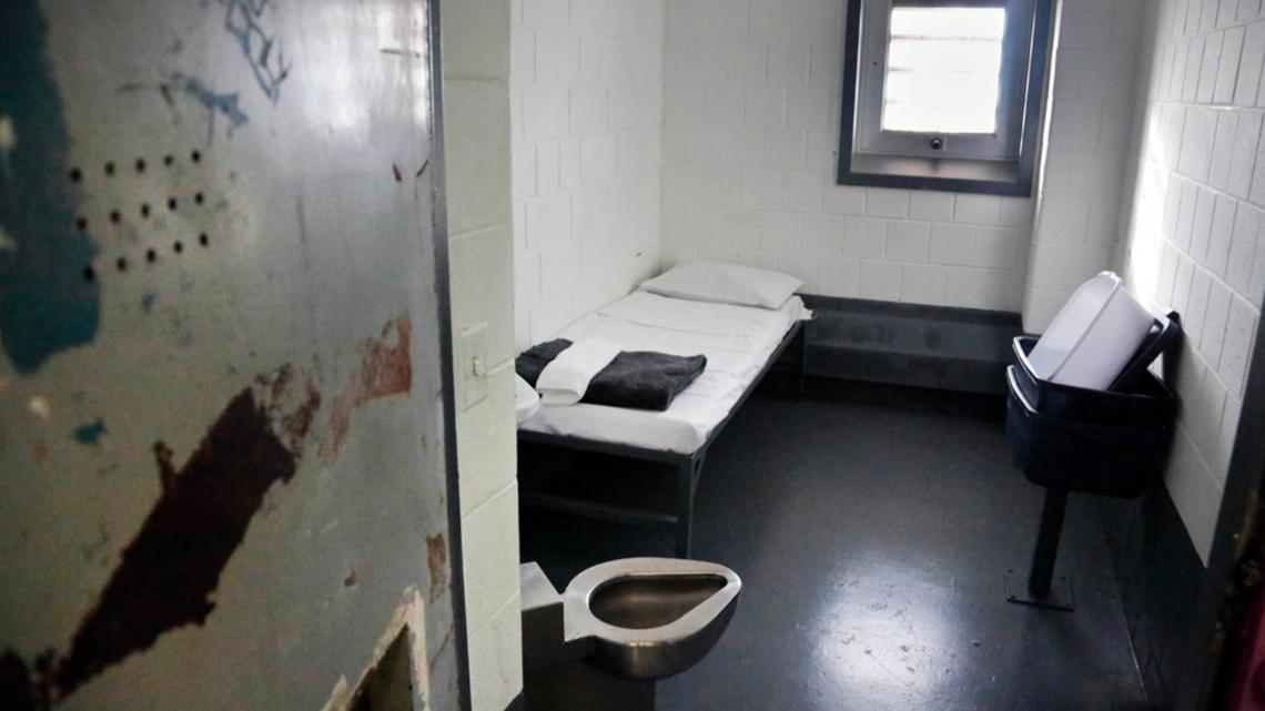 New York state prisons violate solitary confinement rules, judge says [Video]