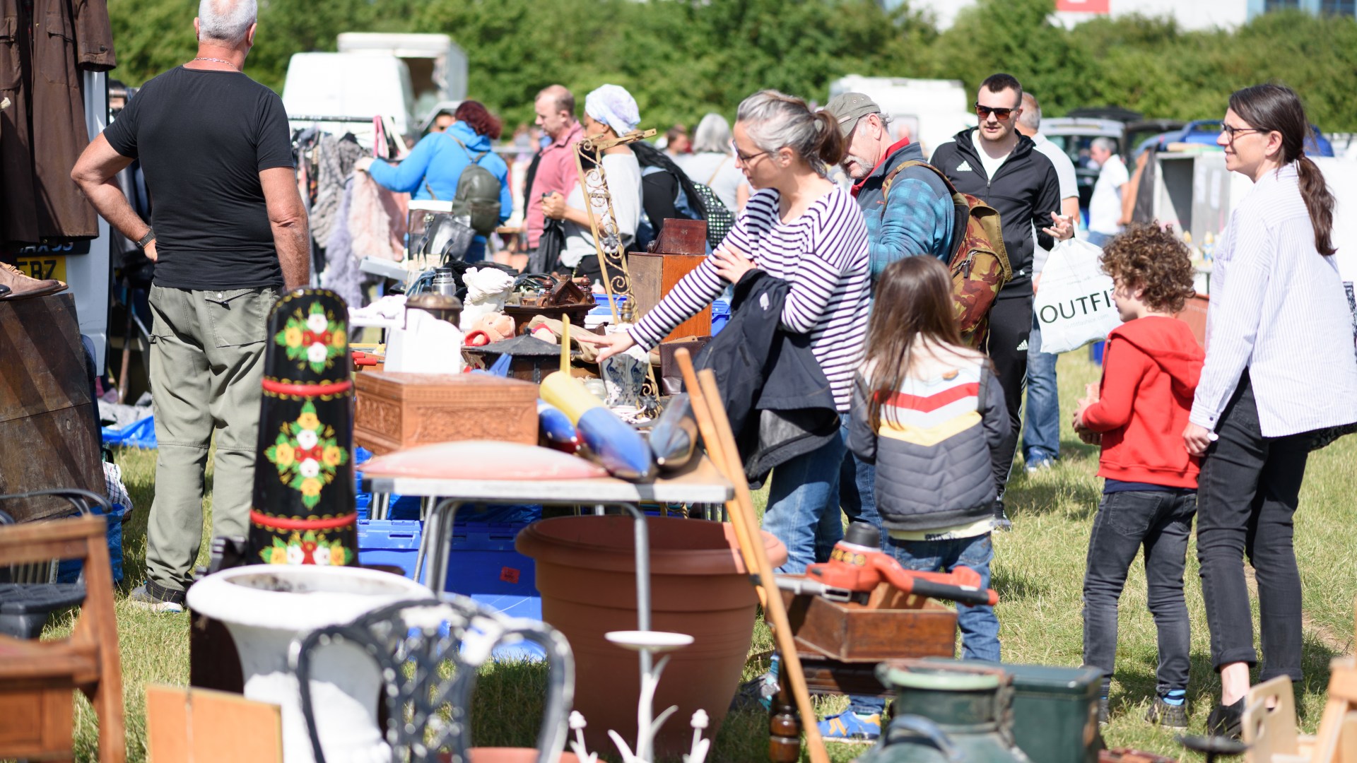 Im a TV money making expert – 15 tips to become a car boot sale pro & save 100s including crucial app to bag bargains [Video]