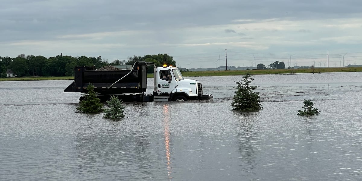 Rescue efforts in Spencer bring community together in tough time [Video]