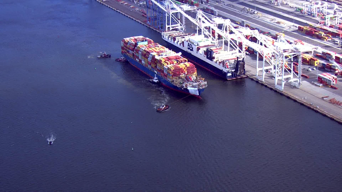 Dali cargo ship leaves Baltimore for Virginia, 90 days after bridge collapse [Video]