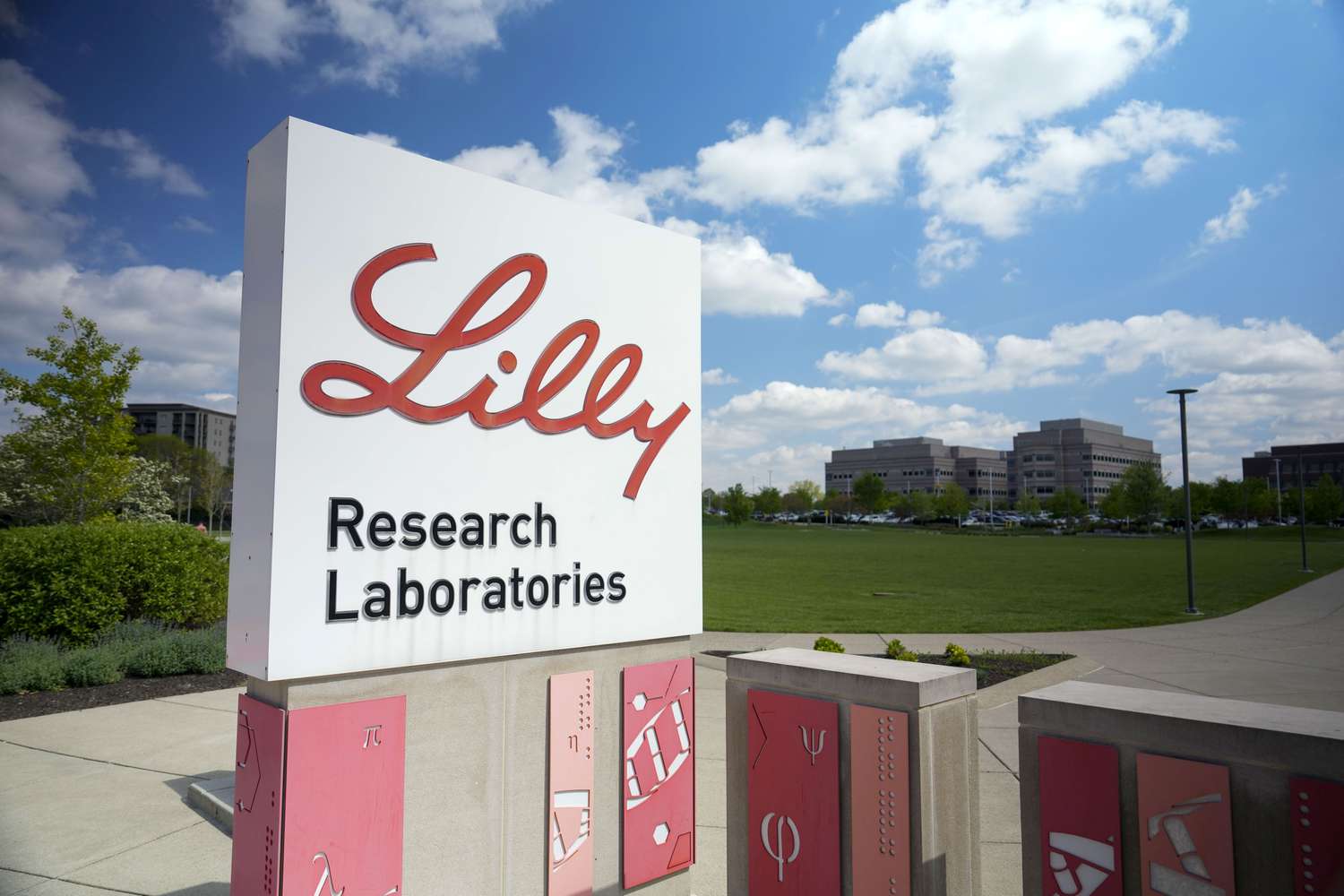 Why Drugmaker Eli Lilly Is Partnering With ChatGPT Maker OpenAI [Video]