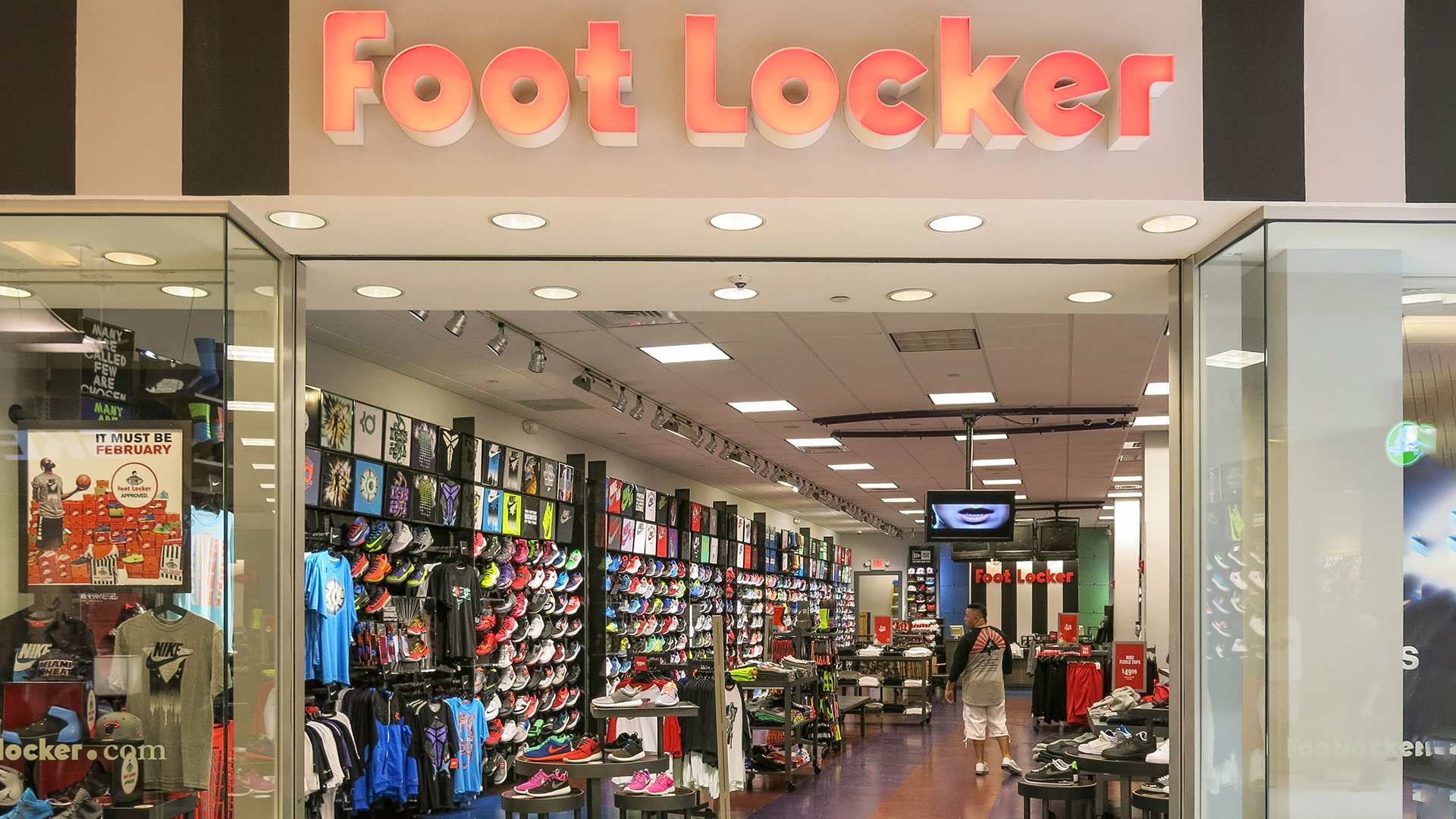 Foot Locker revamps rewards policy after ‘hundreds of impending closures’ – and point system can be redeemed for cash [Video]