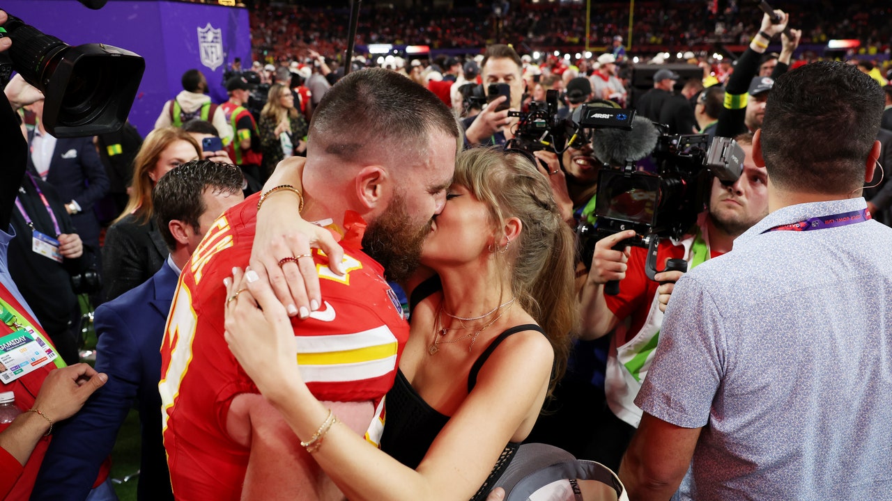 Travis Kelces Football Team Is Making a Hallmark Movie About a Chiefs Love Story [Video]