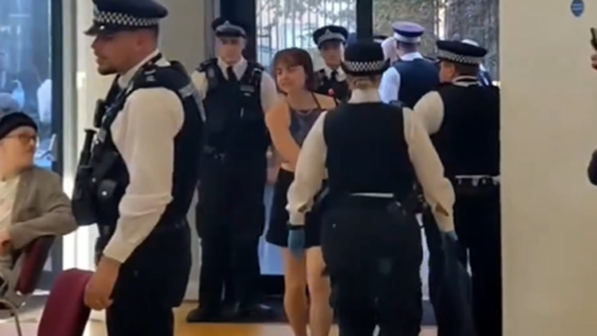 Moment police swoop on Just Stop Oil ‘soup night’ and arrest six ‘key organisers’ on suspicion of planning to disrupt airports [Video]