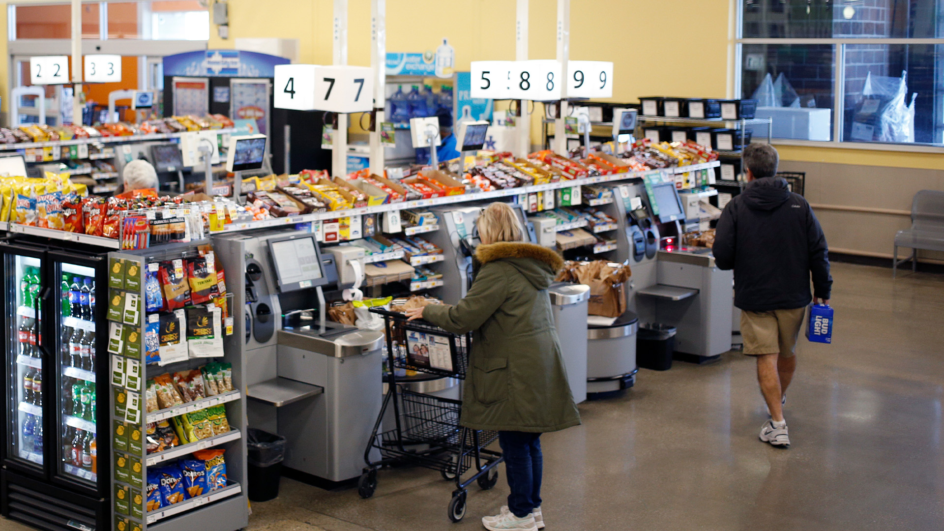 ‘Treats you like you’re trying to steal,’ blasts Kroger shopper – self-checkout and even music is ‘worse than Walmart’ [Video]