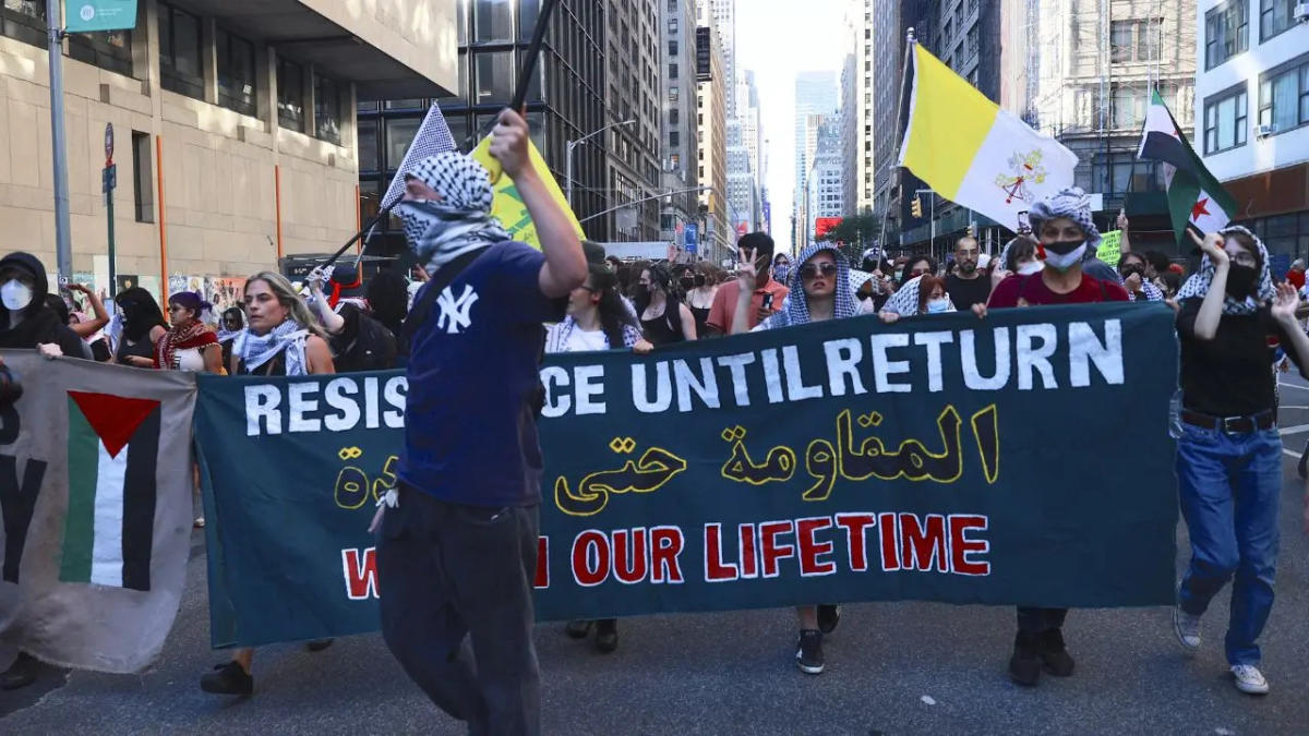 Anti-Israel protesters arrested trying to disrupt Biden’s megabucks fundraiser [Video]