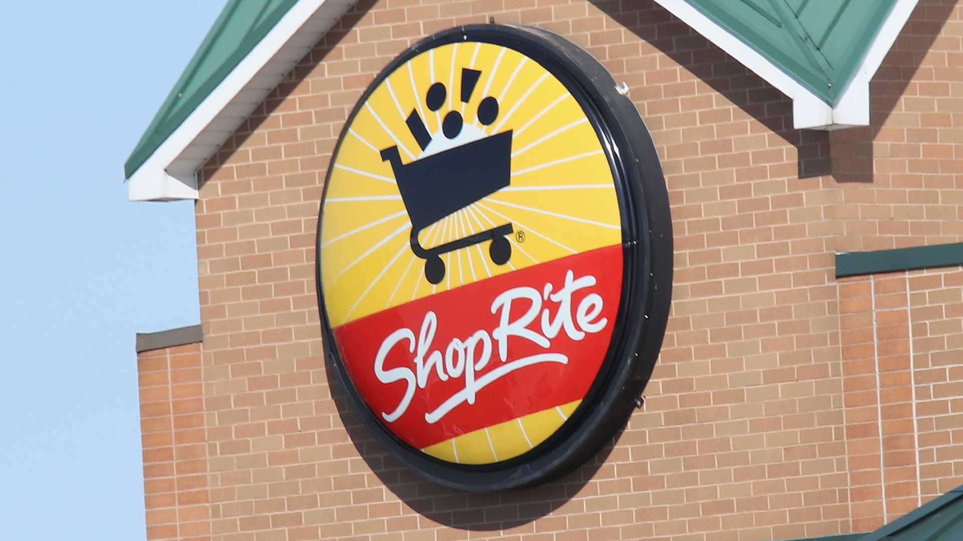 ‘Cheap replacements,’ slams ShopRite customer as chain follows Amazon and Kroger with massive shopping cart change [Video]