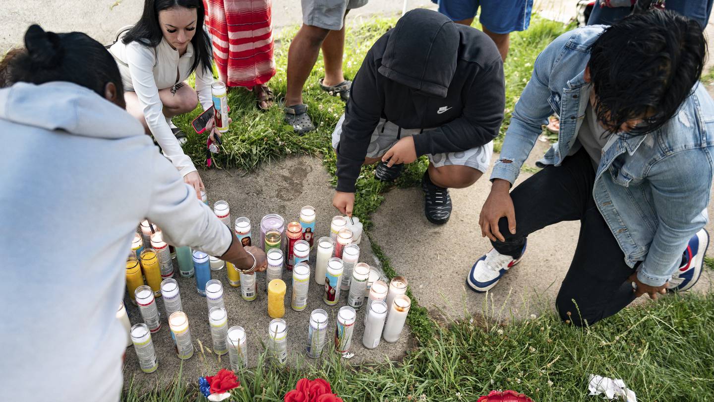 Family demands accountability for NY police killing of 13-year-old boy. Police said he aimed BB gun  WPXI [Video]