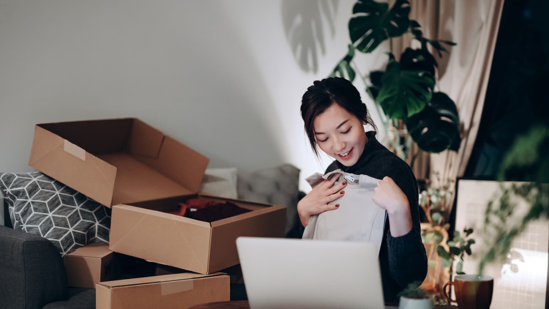Gen Z’s shopping habits are heavily driven by TikTok and influencers: KPMG [Video]