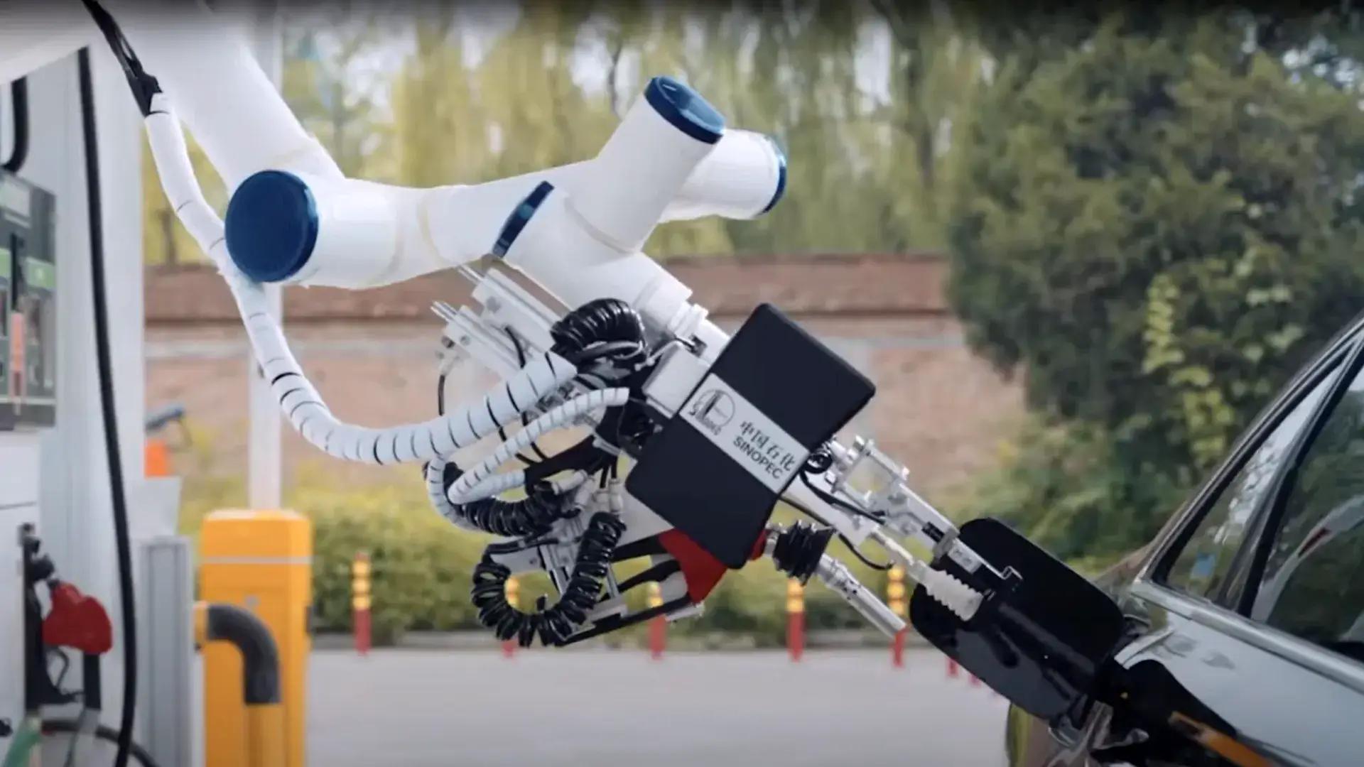 Helpful or stupid? China introduces robot petrol pumps [Video]