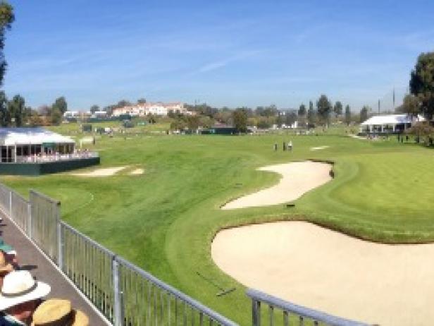 Riviera’s 10th Hole Challenge! Lay-up, Lay-up, Lay-up, Lay-Up | Golf News and Tour Information [Video]