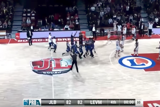 The ending of this French league basketball game is the highlight of the weekend | Golf News and Tour Information [Video]