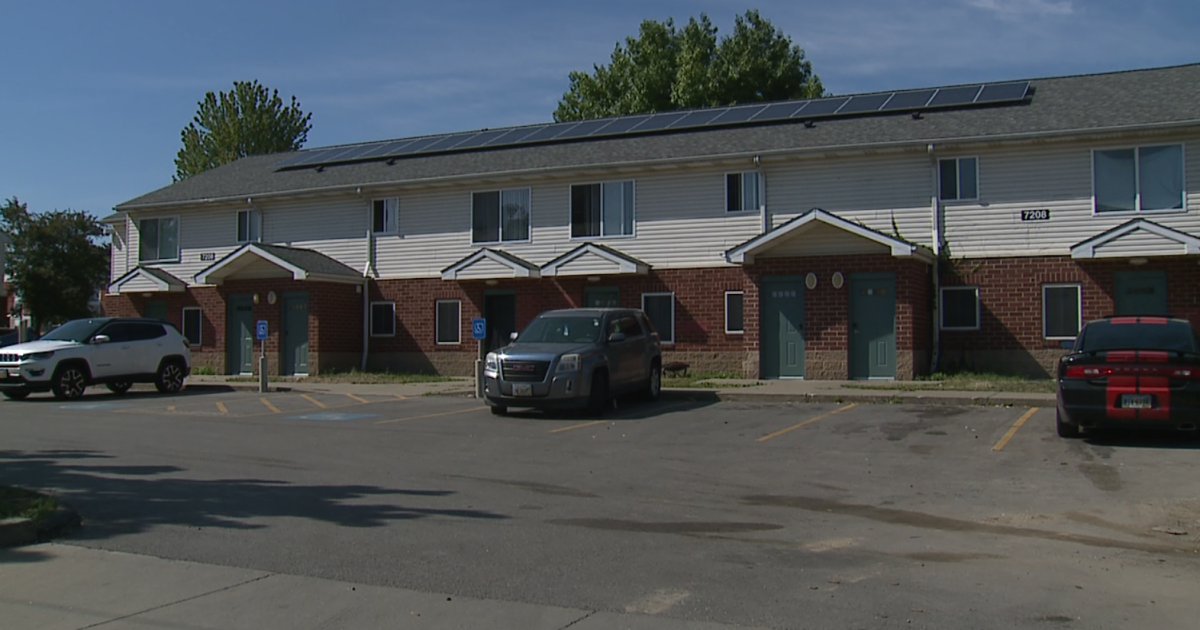 Rainbow Terrace Apartments residents complain about ‘humiliating’ conditions [Video]