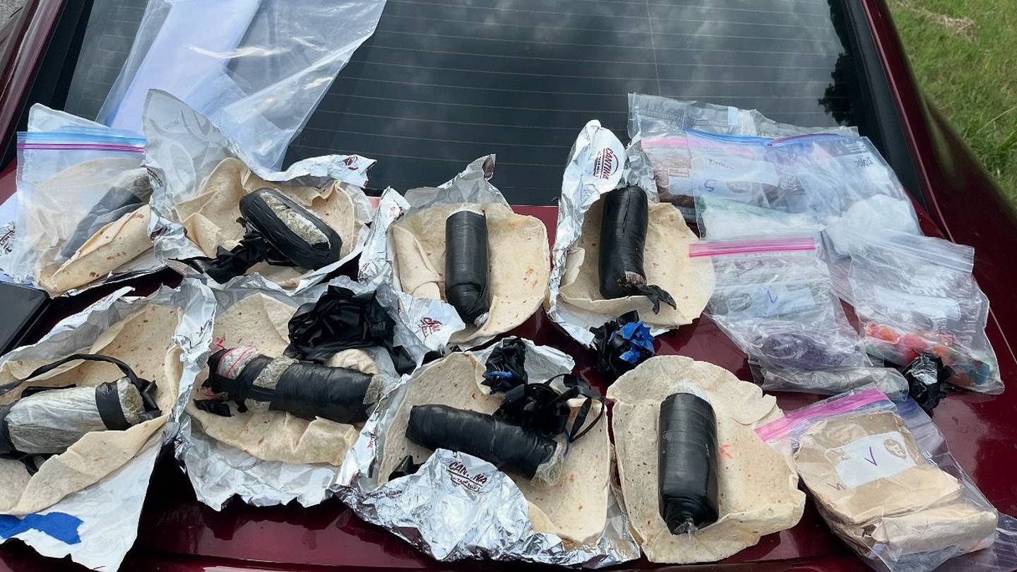 Drug-burritos: Woman arrested with tortillas stuffed with drugs in Taco Bell wrappers, police say  WSB-TV Channel 2 [Video]