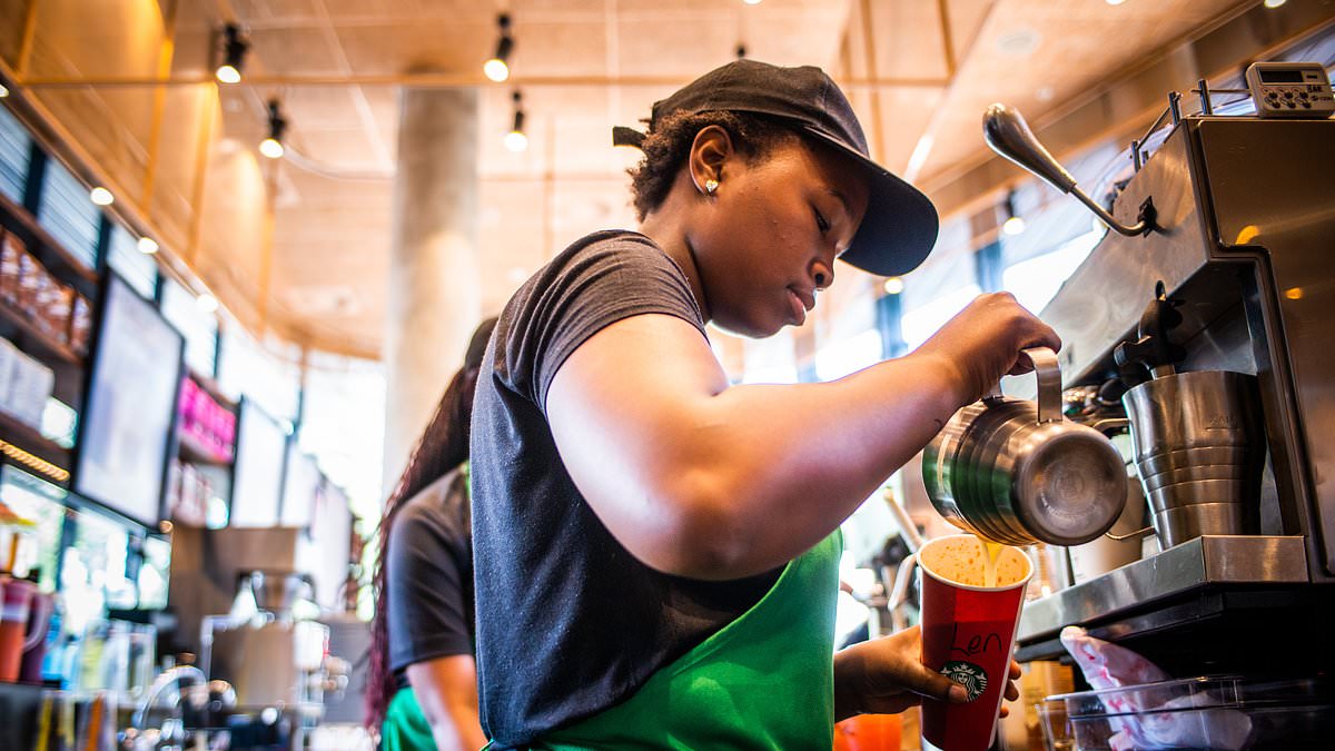 Starbucks makes a risky menu change after Panera Bread lawsuits [Video]